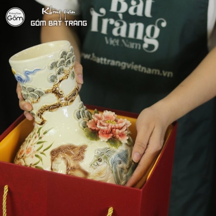 toi-binh-gom-su-bat-trang-hoa-tiet-ma-dao-thanh-cong-dap-noi (6)