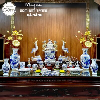 Bộ đồ thờ có đỉnh hạc men lam vẽ vàng hoạ tiết liên hoa tại Đà Nẵng BT-BĐT24