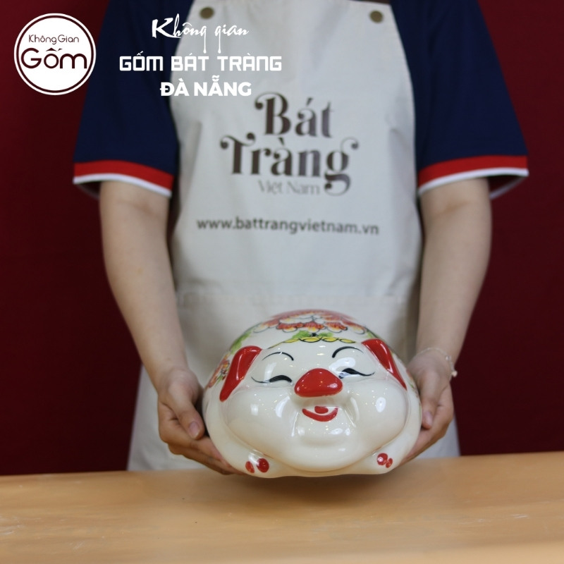 Lợn đất Bát Tràng mắt híp bụng phệ dáng nằm màu trắng mũi đỏ HĐ-22 - Ảnh 3