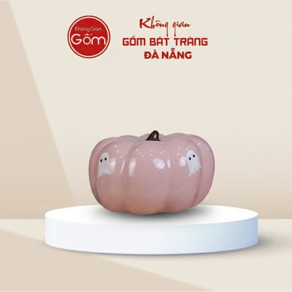 Heo đất Bát Tràng dáng bí ngô màu hồng họa tiết hồn ma Halloween