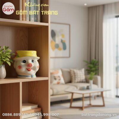 Heo Đất Bát Tràng Mắt Mở To Đội Mũ Vàng nổi bật...