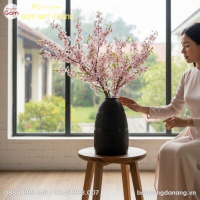 Bình hoa gốm Bát Tràng men đen dáng chuông cao ...