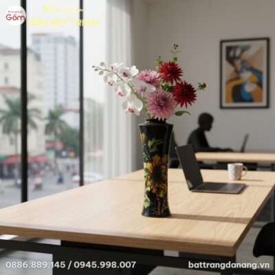 Cận cảnh bình hoa men xanh Bát Tràng cao 44cm, ...