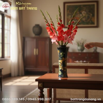 cận cảnh Bình hoa men xanh Bát Tràng cao 44cm, ...