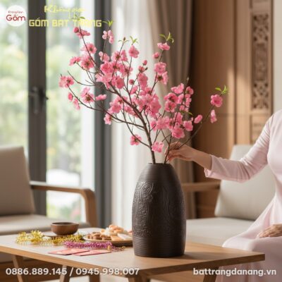 Sảnh vào rộng rãi, trang nhã của một biệt thự V...