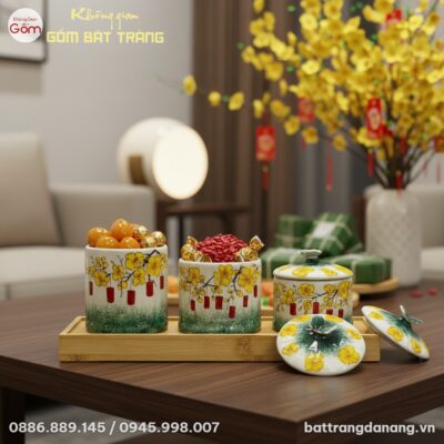 Bàn trà gỗ trong phòng khách nhà Việt hiện đại,...