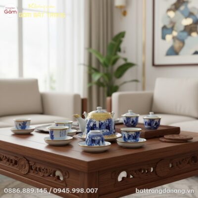 Cận cảnh bộ trà gốm Bát Tràng men lam họa tiết ...