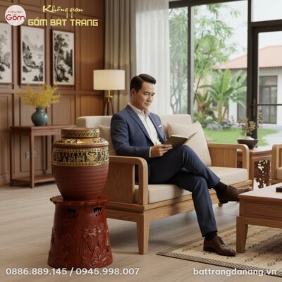 Người đàn ông trung niên thành đạt, mặc vest th...