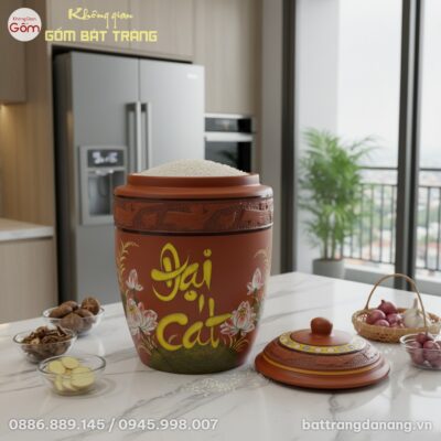 Cận cảnh hũ đựng gạo gốm Bát Tràng 'Đại Cát' ho...