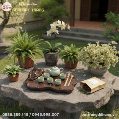 Cận cảnh khay pha trà gỗ vân mây chạm Phật Di L...