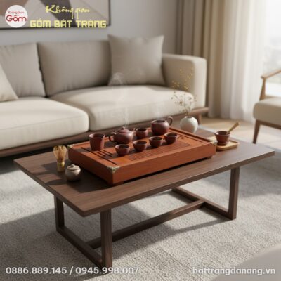 góc chụp từ trên cao xuống cận cảnh Khay trà gỗ...