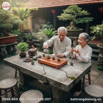 Khay trà gỗ 'Mã Đáo Thành Công' được đặt trang ...