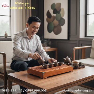 Cận cảnh mặt khay trà gỗ 'Mã Đáo Thành Công' vớ...