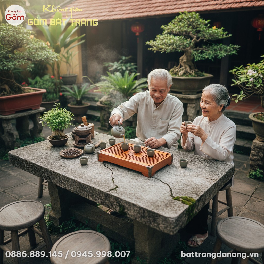 góc chụp từ trên cao xuống Cận cảnh Khay trà gỗ...