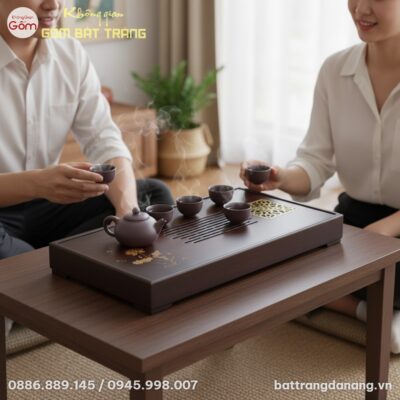 góc chụp từ trên cao xuống, cận cảnh khay trà g...