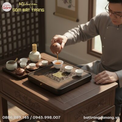 Khay trà gỗ thiền Kim Cát Tường trên bàn gỗ thấ...