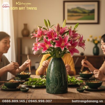 cận cảnh Lọ hoa gốm Bát Tràng dáng chuông men x...