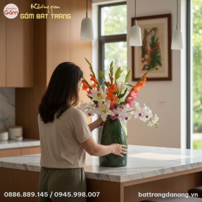 cận cảnh Một người phụ nữ Việt Nam trang phục ở...