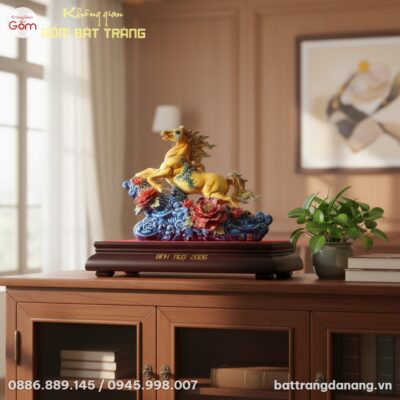 Tượng Mã Đáo Thành Công 43cm đặt trên bàn làm v...