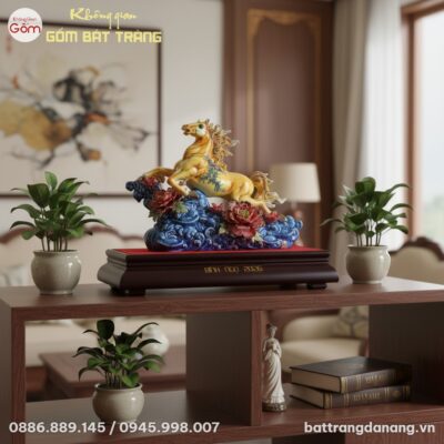 Tượng Mã Đáo Thành Công 43cm được đặt trong hộp...