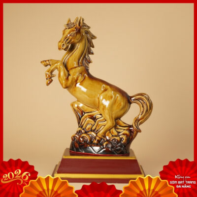 Tượng ngựa gốm Bát Tràng 2026