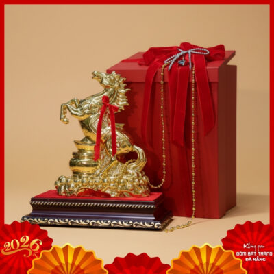 Tượng ngựa gốm sứ Bát Tràng