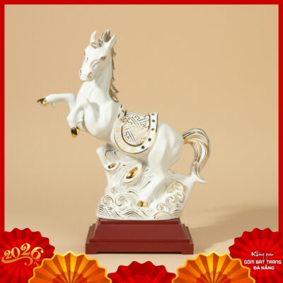 Tượng ngựa gốm Bát Tràng 2026