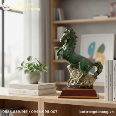 Góc làm việc hoặc thư viện cá nhân tại một ngôi...