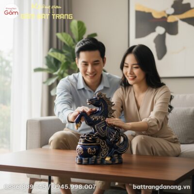 Một buổi lễ tân gia ấm cúng tại một căn hộ cao ...