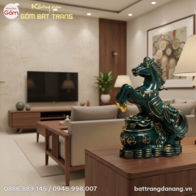 Cận cảnh tượng Ngựa Phú Quý men xanh vẽ vàng 30...