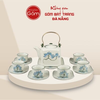 Bộ ấm chén in logo màu trắng dáng quai vuông hoạ tiết hoa sen xanh ACQT-04