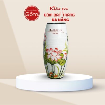 Lọ hoa in logo dáng bom màu trắng hoạ tiết hoa sen hồng LHQT-01
