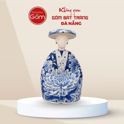 Tượng gốm quý phi mặc cổ phục Nhật Bình tay áo hoa mẫu đơn xanh lam BTĐN-TG16